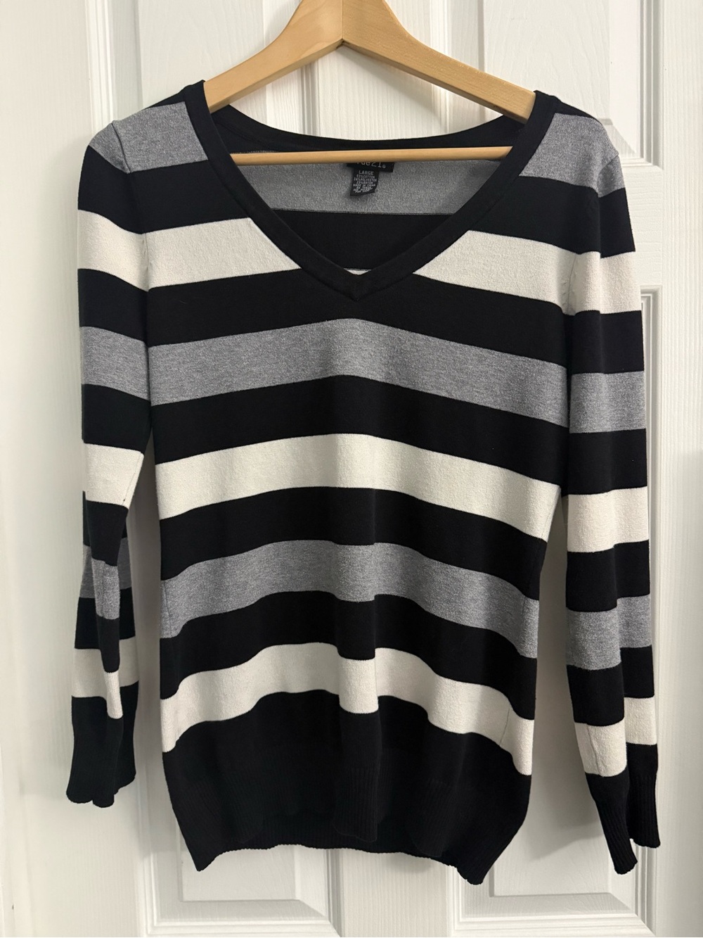 Rue21 Black, Gray & Off-White Striped V-Neck Sweater